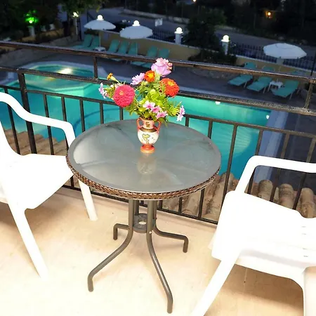 Hotel Makis Louvlis